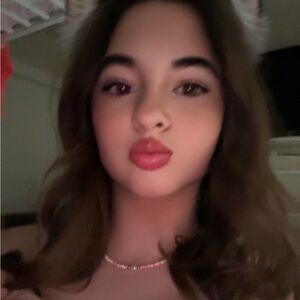 Meet your Posher, Ava